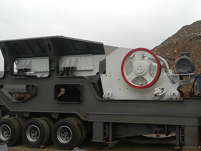 時(shí)產(chǎn)500噸花崗巖移動(dòng)制砂生產(chǎn)線設(shè)備安裝現(xiàn)場(chǎng)