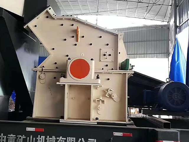 又發(fā)貨了! 中意高效細(xì)碎機(jī)助力鐘總砂石廠細(xì)碎生產(chǎn)