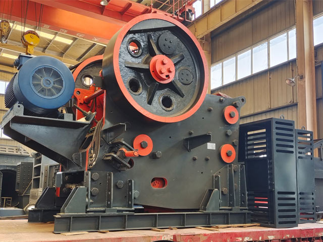 再掀砂石狂潮！中意JC110顎式破碎機(jī)裝載發(fā)貨