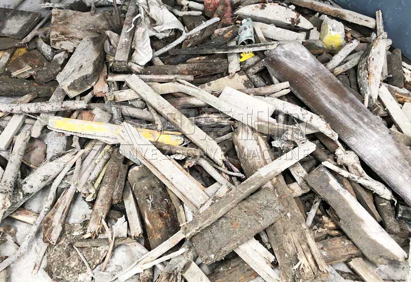分揀出的再生木材
