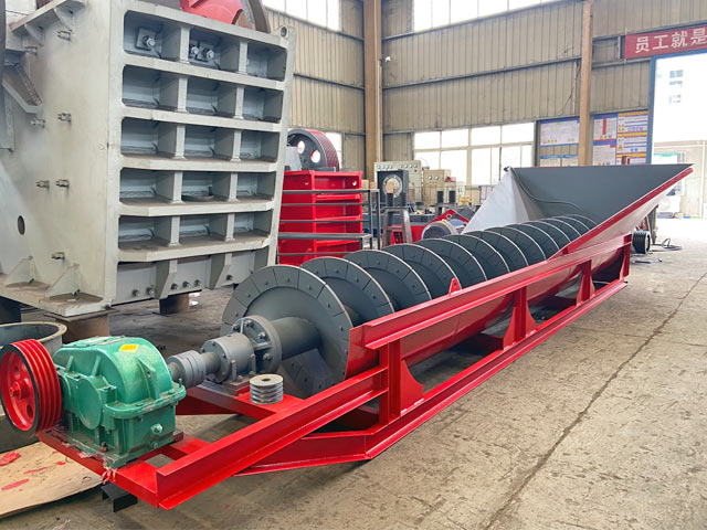 時(shí)產(chǎn)150噸石料廠碎石生產(chǎn)線設(shè)備出口國(guó)外